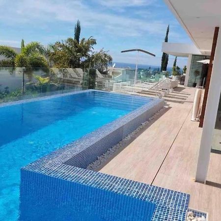 Luxury Villa Rebeka - Heated Pool And Jacuzzi 아데제 외부 사진