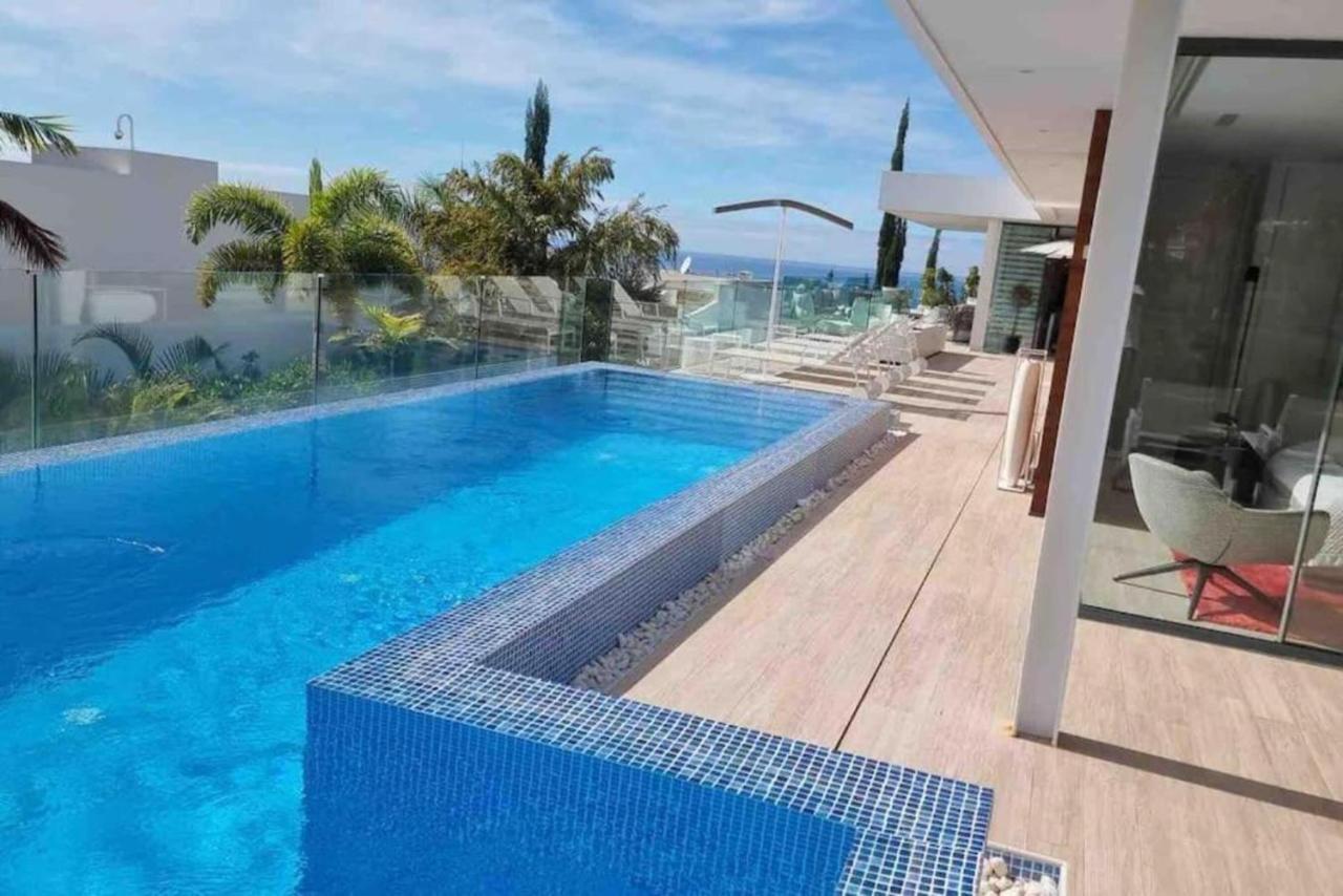 Luxury Villa Rebeka - Heated Pool And Jacuzzi 아데제 외부 사진