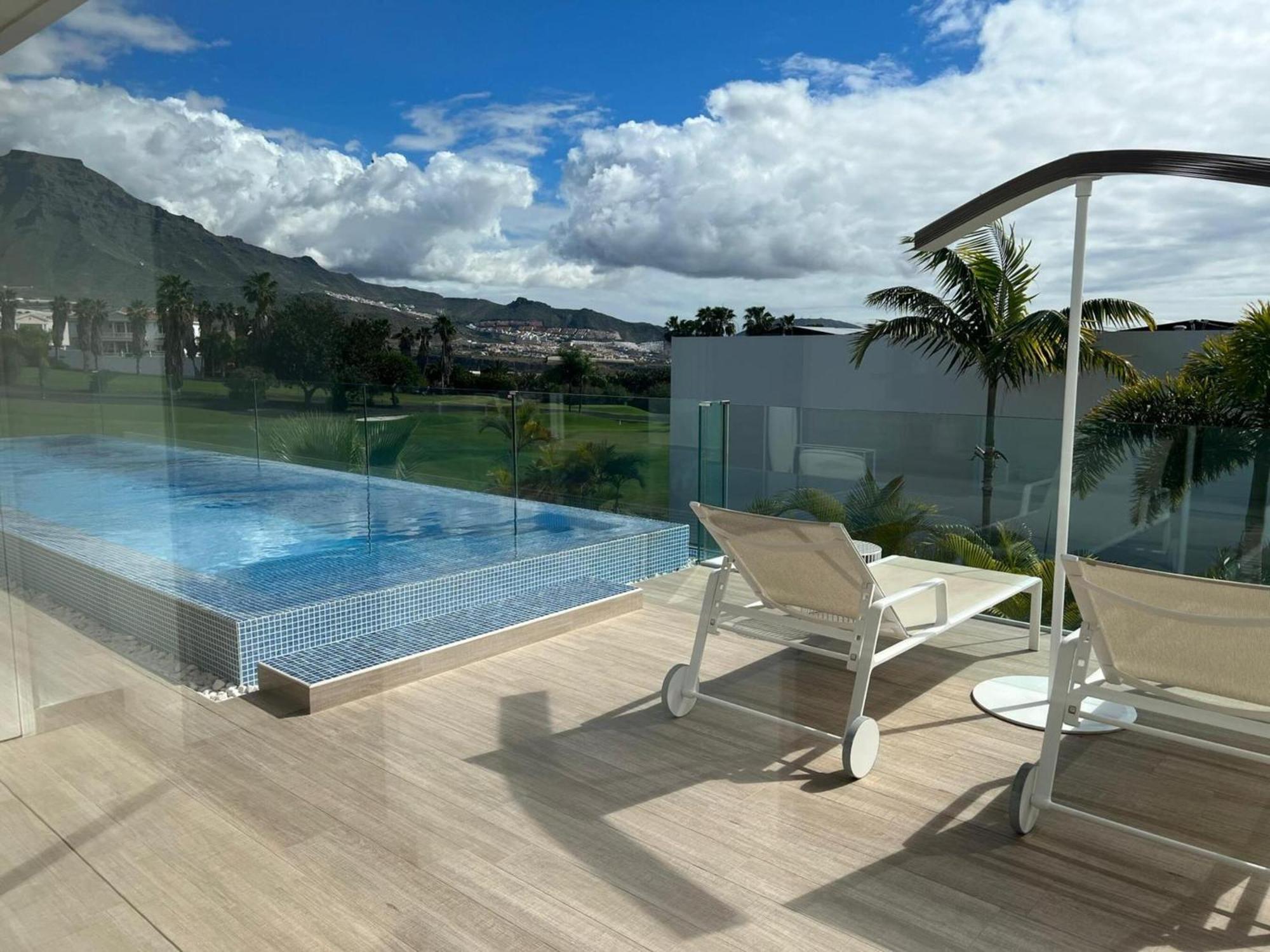 Luxury Villa Rebeka - Heated Pool And Jacuzzi 아데제 외부 사진